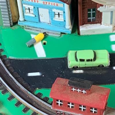 LOT 73: Vintage Lionel Animated Aniversary 100th Clock, Marx Marline Miniture Tin Train Set and More