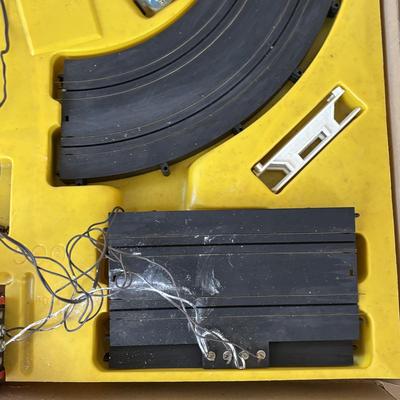 LOT 84: Penn Line A.J. Foyt's Indianapolis 500 Victory Racing Car Set