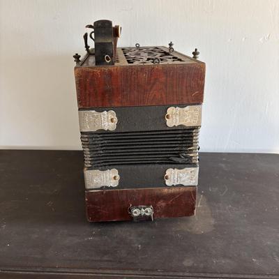 LOT 86: Antique Milano Organetto Made in Germany