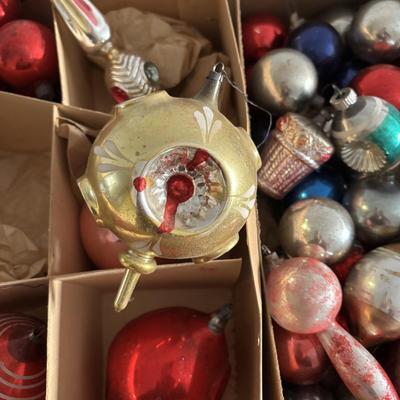 LOT 89: Vintage Christmas Ornaments & Finial Tree Toppers