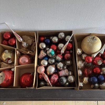 LOT 89: Vintage Christmas Ornaments & Finial Tree Toppers