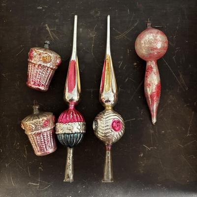 LOT 89: Vintage Christmas Ornaments & Finial Tree Toppers