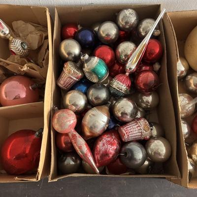 LOT 89: Vintage Christmas Ornaments & Finial Tree Toppers