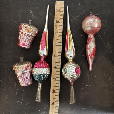 LOT 89: Vintage Christmas Ornaments & Finial Tree Toppers