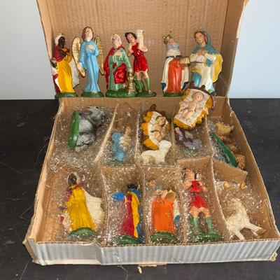 LOT 91: Made in Italy Nativity Set w/Extras & Original Box along w/Vintage Christmas Ornaments