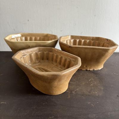 LOT 103: Vintage Yellowware Stoneware Molds & Primitive Stoneware Crocks/Jars