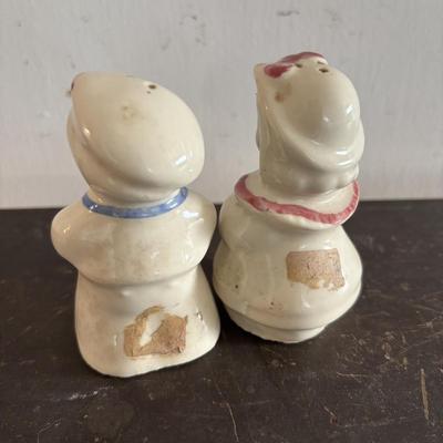 LOT 106: Vintage White House Apple Cider Vinegar Jars, Vintage Salt/Pepper Shakers, Donkey Planter & Cup