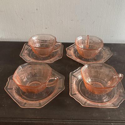 LOT 108: Vintage Pink Depression 16pc Set w/Original Box