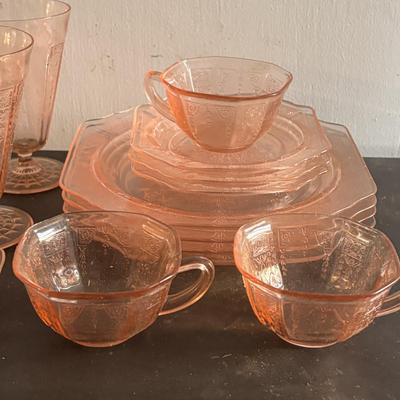 LOT 108: Vintage Pink Depression 16pc Set w/Original Box