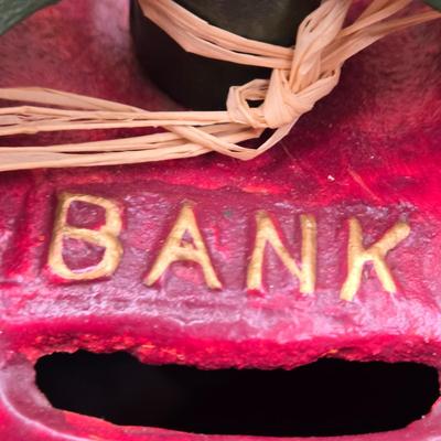 LOT 172: Vintage Cast Iron Apple Bank