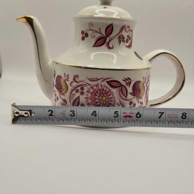 LOT 179: Vintage Arthur Wood Numbered Tea Pot & Variety of Cups and Saucers