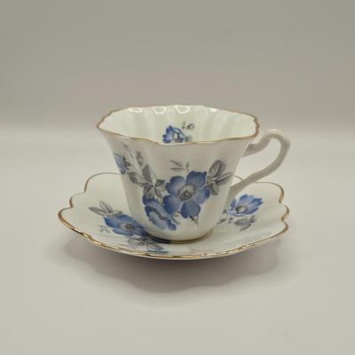 LOT 179: Vintage Arthur Wood Numbered Tea Pot & Variety of Cups and Saucers