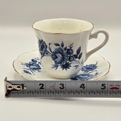 LOT 179: Vintage Arthur Wood Numbered Tea Pot & Variety of Cups and Saucers