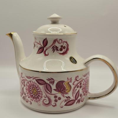 LOT 179: Vintage Arthur Wood Numbered Tea Pot & Variety of Cups and Saucers