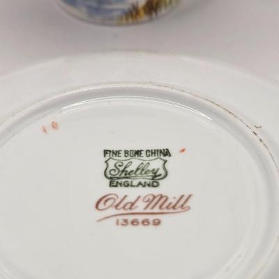 LOT 180: Vintage Teacups: Johnson Bros., Shelley, Lefton, Copeland Spode, Royal Sealy