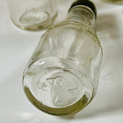 LOT 195: Vintage Planters Peanuts Plastic Cups and Nut Bowls, Clear Pyrex Divided Plates, and Bottles