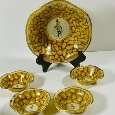 LOT 195: Vintage Planters Peanuts Plastic Cups and Nut Bowls, Clear Pyrex Divided Plates, and Bottles