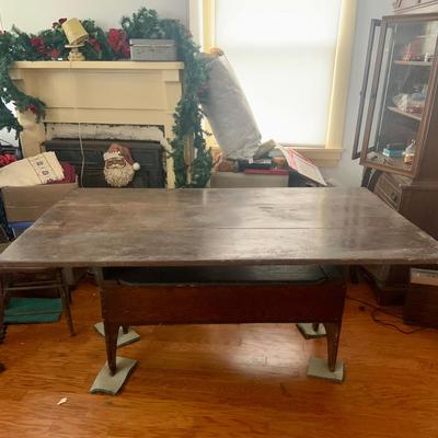 LOT 205: Early 19th Century Hutch Table with Seatbox