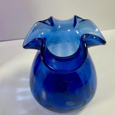 LOT 210: Beautiful Blue Art Glass Collection Including a Large Cobalt Blue Bottle Vase, Golf Ball Cobalt Blue Globe Vase, Glass Mushroom,...