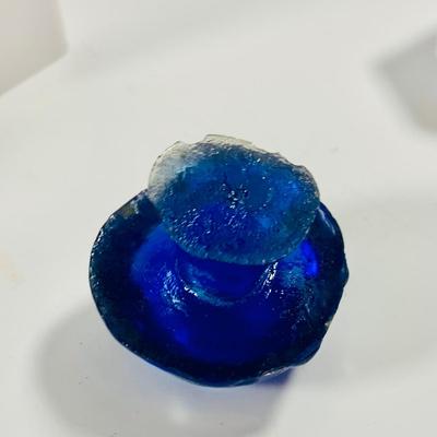 LOT 210: Beautiful Blue Art Glass Collection Including a Large Cobalt Blue Bottle Vase, Golf Ball Cobalt Blue Globe Vase, Glass Mushroom,...