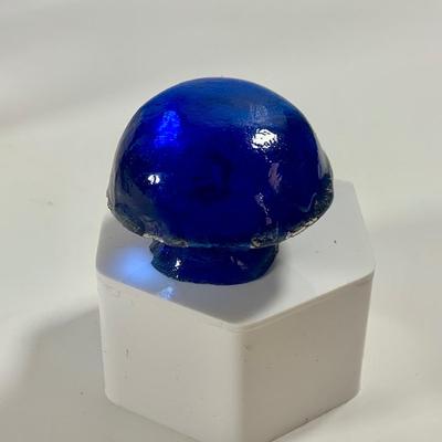 LOT 210: Beautiful Blue Art Glass Collection Including a Large Cobalt Blue Bottle Vase, Golf Ball Cobalt Blue Globe Vase, Glass Mushroom,...