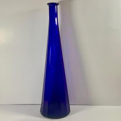 LOT 210: Beautiful Blue Art Glass Collection Including a Large Cobalt Blue Bottle Vase, Golf Ball Cobalt Blue Globe Vase, Glass Mushroom,...
