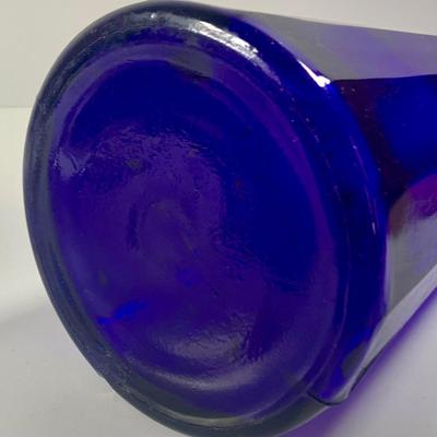 LOT 210: Beautiful Blue Art Glass Collection Including a Large Cobalt Blue Bottle Vase, Golf Ball Cobalt Blue Globe Vase, Glass Mushroom,...