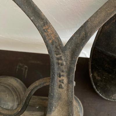 LOT 246: Antique / Vintage Cast Iron Scale