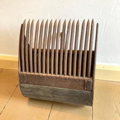 LOT 248: Antique / Vintage Primitive Wood Metal Cranberry Scoop Harvest Rake