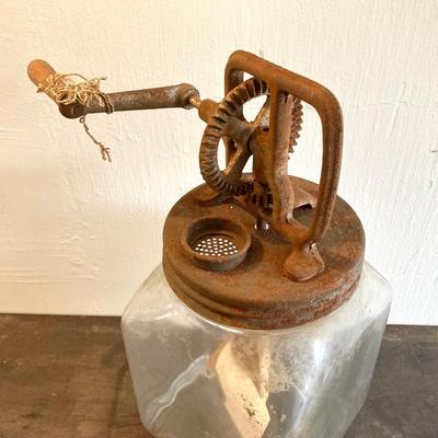 LOT 250: Antique / Vintage Farm Master Butter Churn