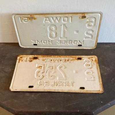 LOT 251: Vintage License Plate Collection