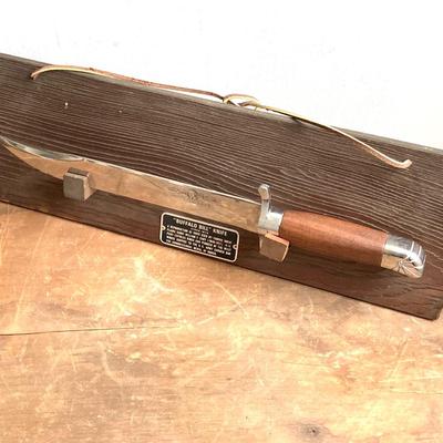 LOT 253: "Buffalo Bill" Knife - William F. Cody Reproduction Knife by Carvel Hall and Wall Display