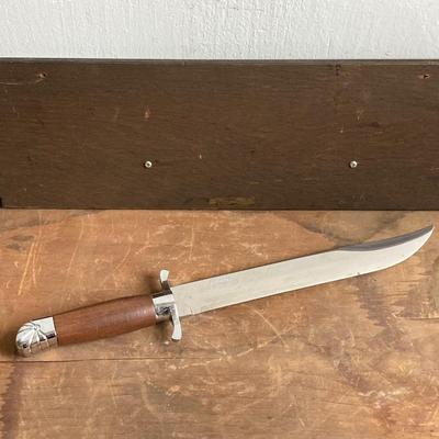LOT 253: "Buffalo Bill" Knife - William F. Cody Reproduction Knife by Carvel Hall and Wall Display