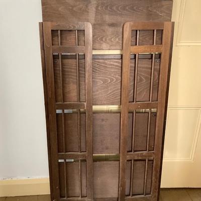 LOT 255: Vintage Wooden Folding Bookcase / Shelf Unit