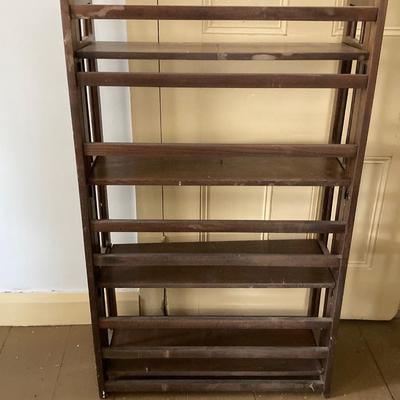 LOT 255: Vintage Wooden Folding Bookcase / Shelf Unit