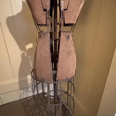 LOT 260: Antique Adjustable Dress Form