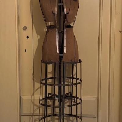 LOT 260: Antique Adjustable Dress Form