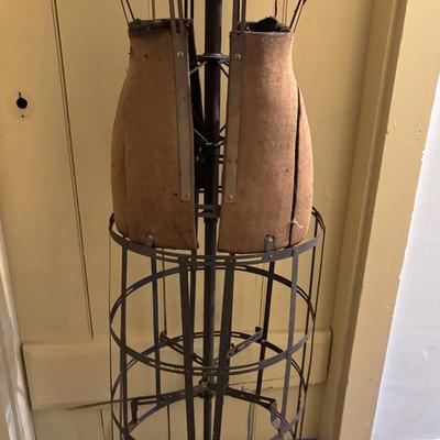 LOT 260: Antique Adjustable Dress Form
