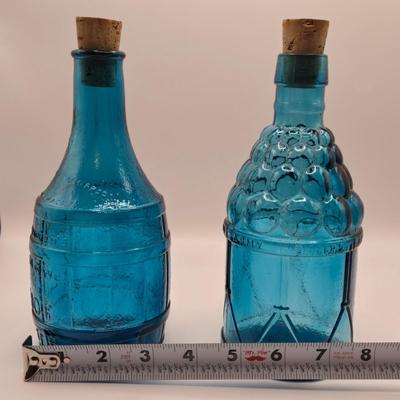 LOT 273: Wheaton Glass Bottles & Miniature Wheaton Bottles, Holstein/Friesian Association of America Bottle, Pharmaceutical Bottle,...