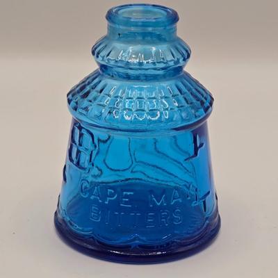 LOT 273: Wheaton Glass Bottles & Miniature Wheaton Bottles, Holstein/Friesian Association of America Bottle, Pharmaceutical Bottle,...