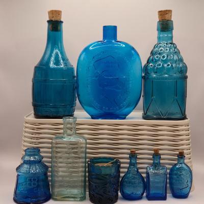 LOT 273: Wheaton Glass Bottles & Miniature Wheaton Bottles, Holstein/Friesian Association of America Bottle, Pharmaceutical Bottle,...