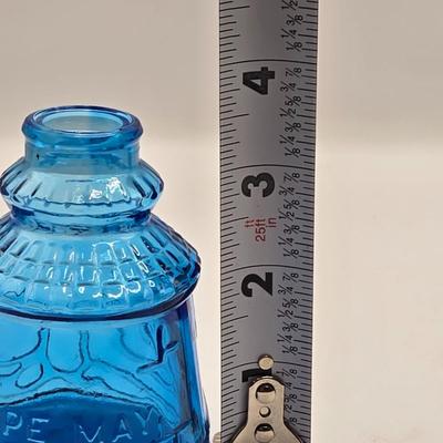 LOT 273: Wheaton Glass Bottles & Miniature Wheaton Bottles, Holstein/Friesian Association of America Bottle, Pharmaceutical Bottle,...