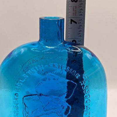 LOT 273: Wheaton Glass Bottles & Miniature Wheaton Bottles, Holstein/Friesian Association of America Bottle, Pharmaceutical Bottle,...