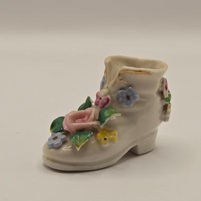 LOT 274: Formalities by Baum Bros. Egg, Falcon Ware Vase Numbered & Made in England, Miniature Cups and Sauces, Salt & Pepper...