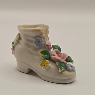 LOT 274: Formalities by Baum Bros. Egg, Falcon Ware Vase Numbered & Made in England, Miniature Cups and Sauces, Salt & Pepper...