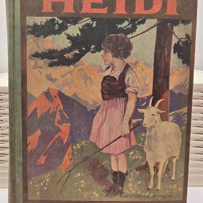 LOT 25: Heidi, The Land of Oz, Anderson's Fairy Tales, Grimms' Fairy Tales, Alice's adventures in Wonderland, &...
