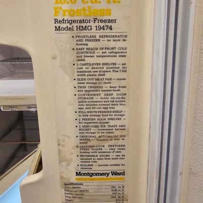 Working 18.6 Cu. Ft. Frostless Refrigerator-Freezer Model HMG 19474