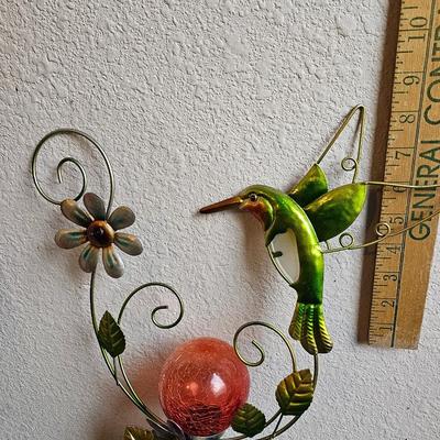 Outdoor solar yard art - Hummingbird - flowers and