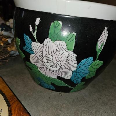 Fishbowl flowerpot, spring wreath birdhouse artwork and more