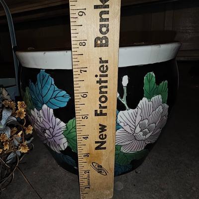 Fishbowl flowerpot, spring wreath birdhouse artwork and more